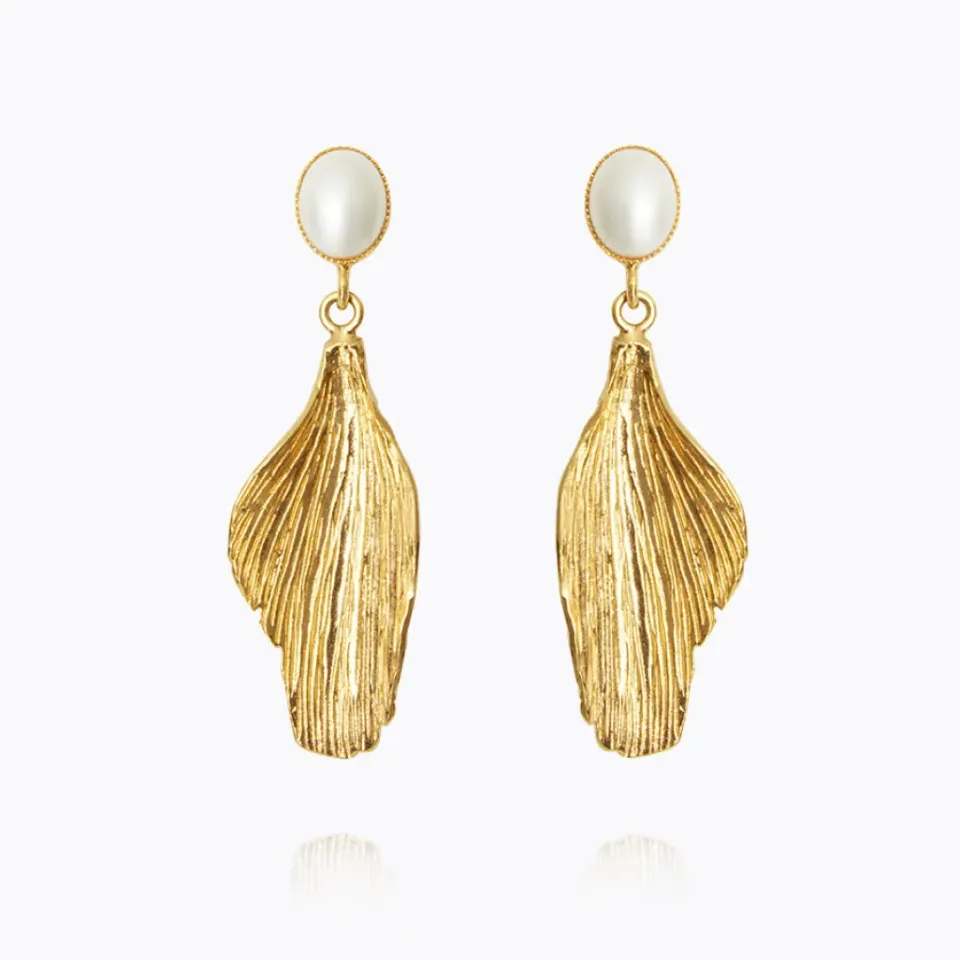 Caroline Svedbom Mini Golden Leaf Earrings/Pearl- Örhängen
